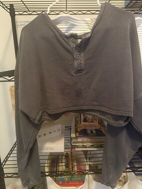 Joah Brown Cropped Henley Pullover in Gray
